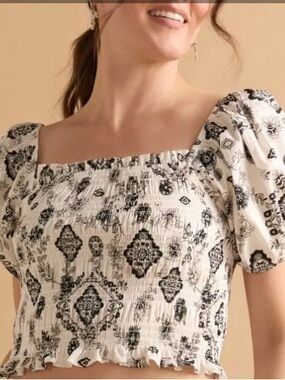 Francesca's Collections Black & White Smocked Square-Neck Crop Top